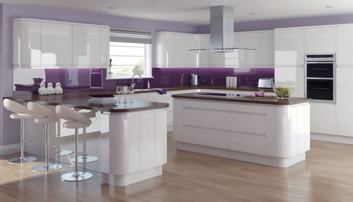 White gloss J-pull with Laminate Worktops