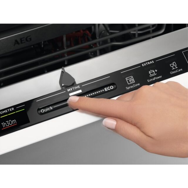 AEG FSE83837P Integrated Comfortlift dishwasher.