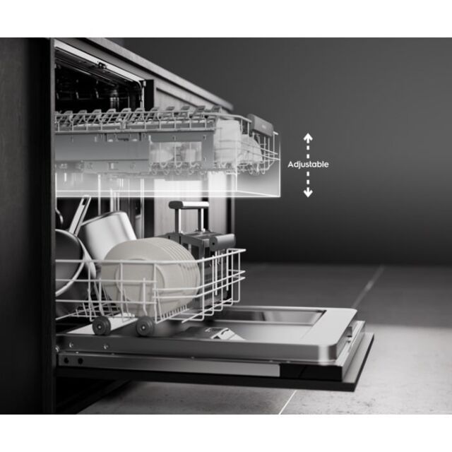AEG FSE83837P Integrated Comfortlift dishwasher.