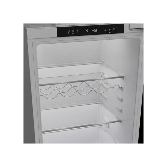 Blomberg KNE4554EVI Integrated 70/30 Fridge Freezer