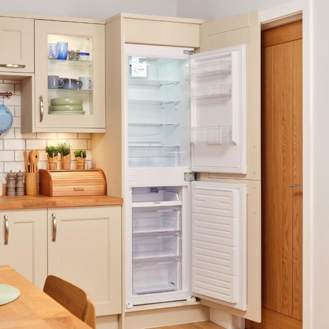 Sensis RFCMBI015450EW 50/50 Integrated Fridge Freezer